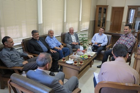 اولین جلسه هیئت مدیره شرکت مرکزی کارگزاران استان مرکزی و مدیر حج و زیارت با حضور اعضای جدید برگزار شد.
